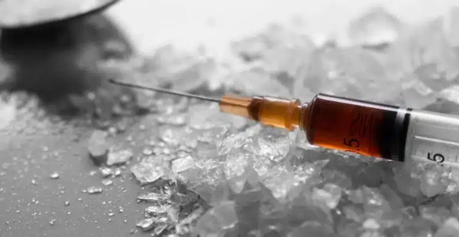 bagaimana cara keluarga membantu pecandu